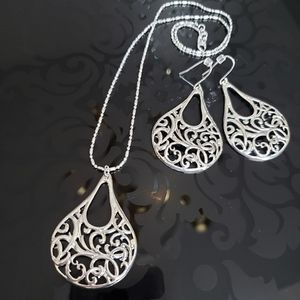 2/$29. SALE! Necklace & earring set.